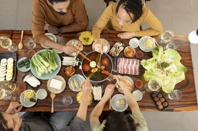 Try these 10 family-friendly Thai Dining Destinations in honor of Family Day! 