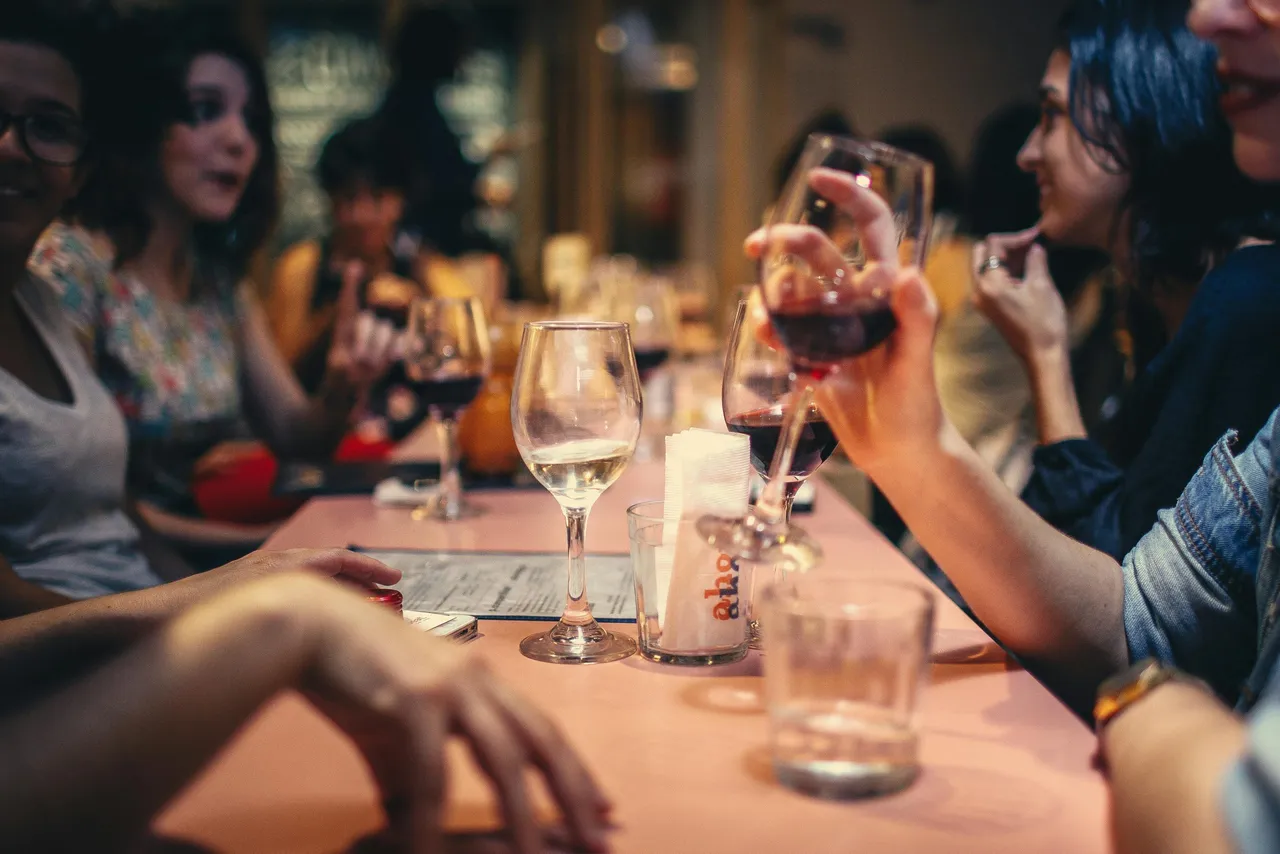 AROI's top-notch recommendations to celebrate International Wine Day on May 25th in Bangkok