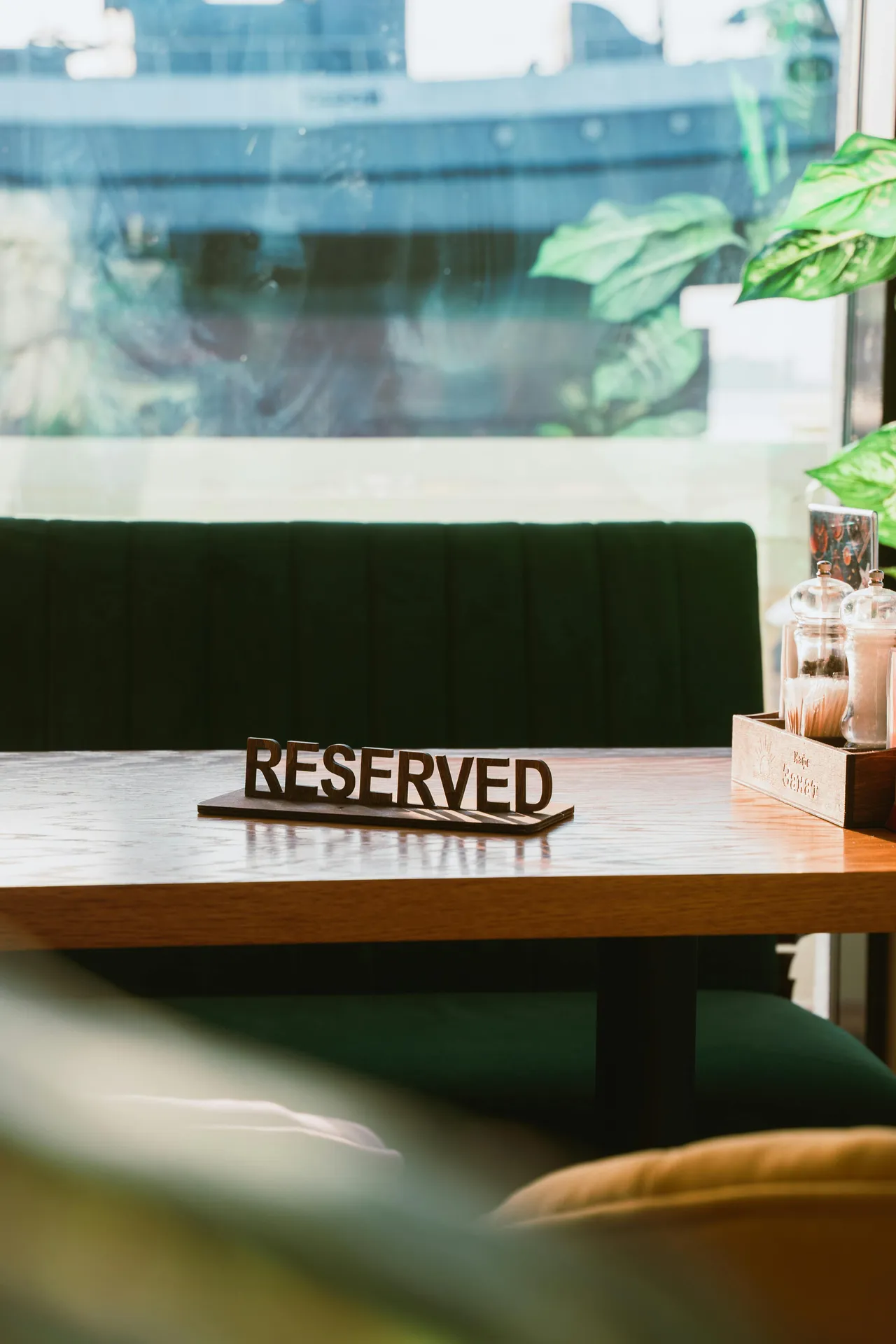 Why tourists prefer restaurants in Bangkok that offer online reservations