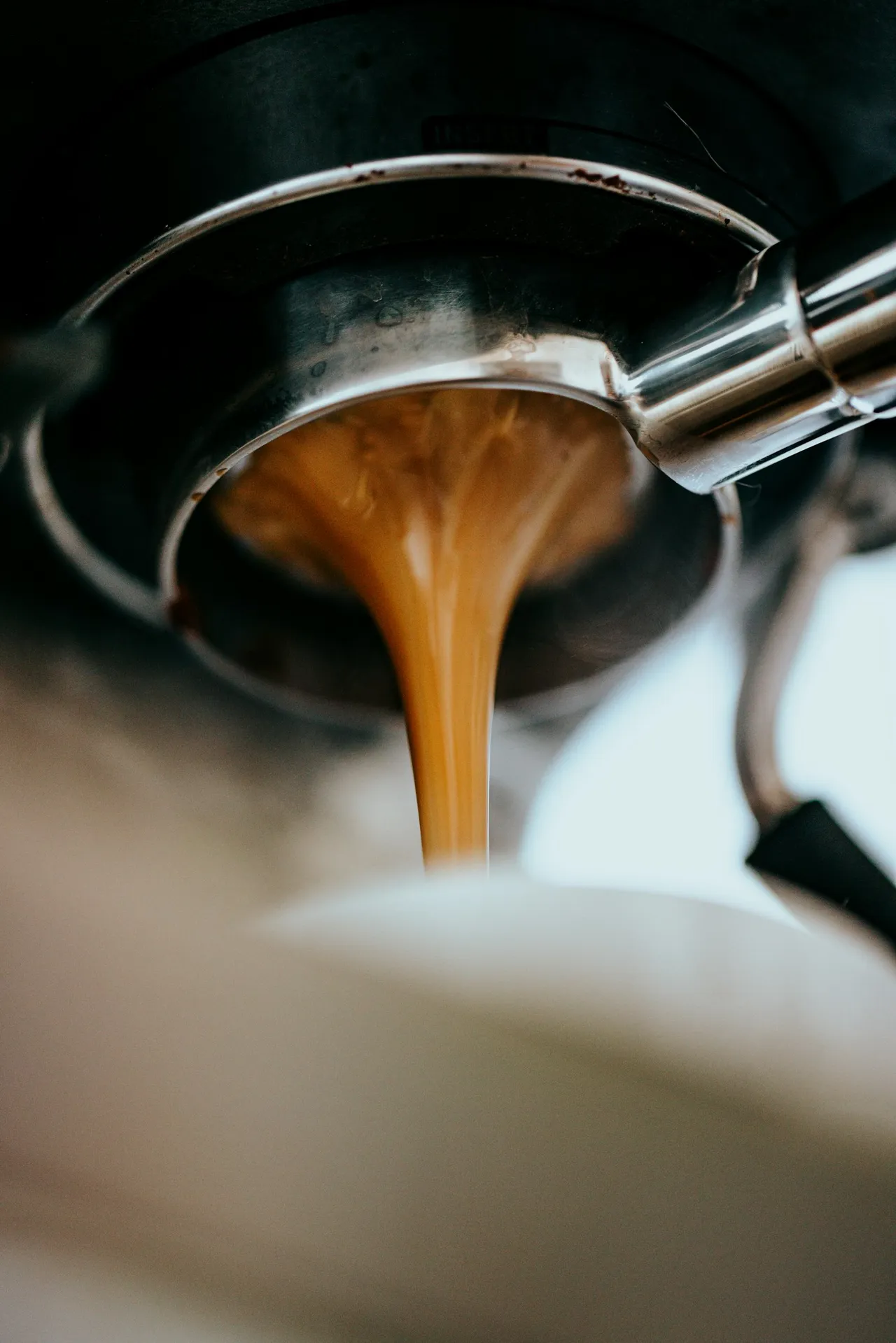 ลงทุนทำ Specialty Coffee ในร้านอาหารคุ้มไหม? กลยุทธ์เพิ่มกำไรด้วยกาแฟ