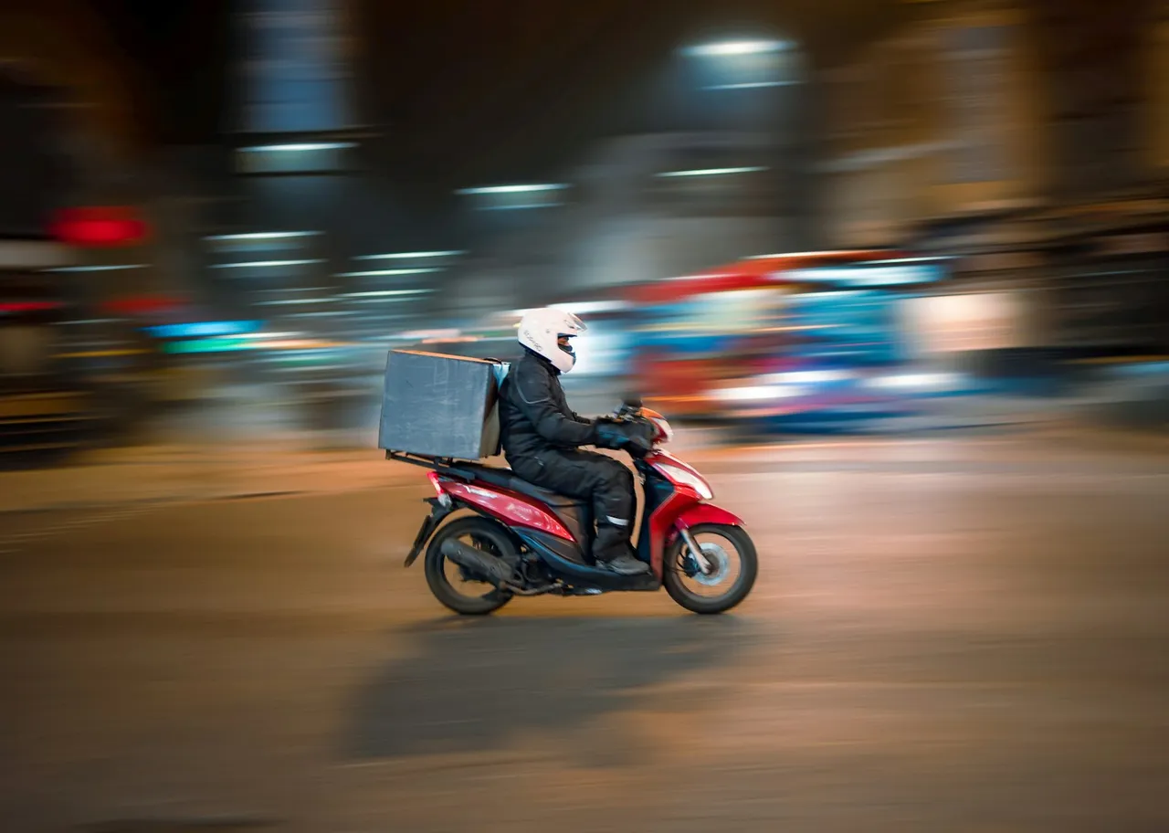 Delivery vs. Dine-In: เจาะลึกกลยุทธ์ร้านอาหารปี 2026 พลิกวิกฤต GP ให้เป็นกำไร