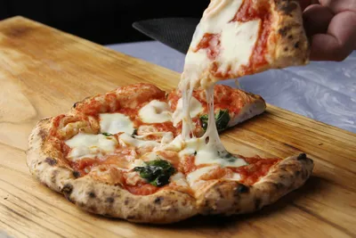 Pizza Maru: South Korea's unique green tea dough pizza now in Thailand!